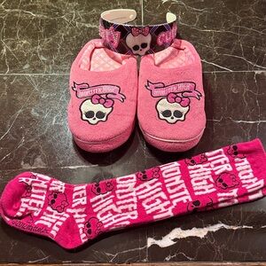 Girls size M (13/1) Monster High slippers with  headband and knee high socks